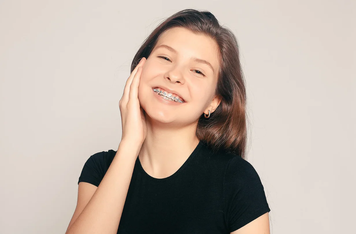 How to Choose Between Ceramic and Metal Braces